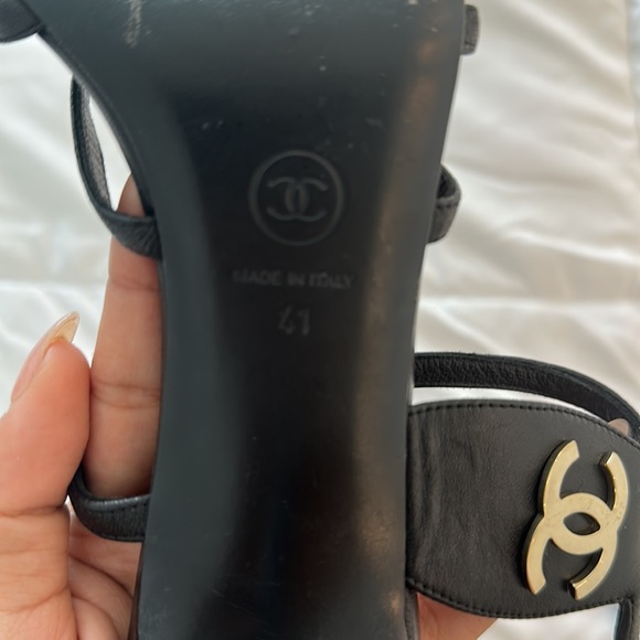 Authentic CHANEL heels - Picture 3 of 5